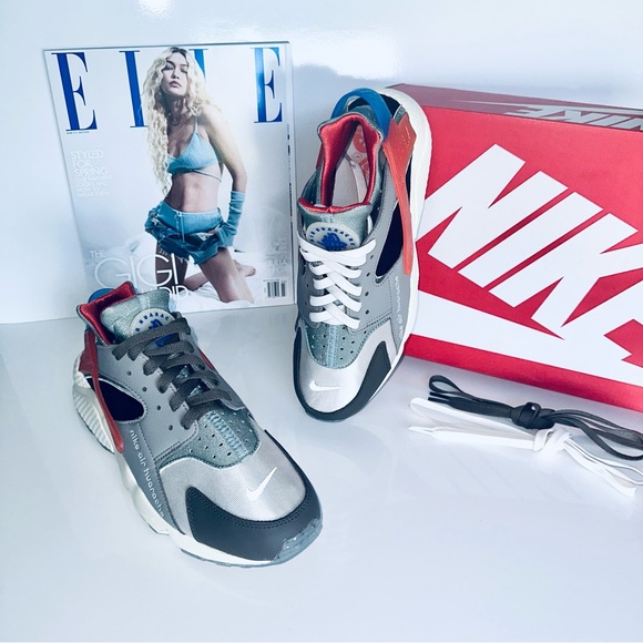 NIKE Huarache Premium Sneakers - Picture 1 of 6